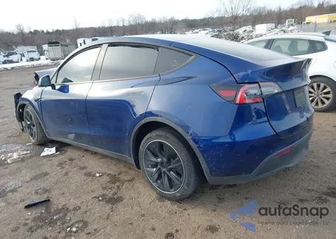 2021 Tesla Model Y Long Range Dual Motor All-Wheel Drive z USA, uszkodzony, nr VIN 5YJYGAEE1MF136878